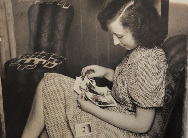 IMG 3027 Wanda Minelli con fotografie tra fine 1940 e 1950